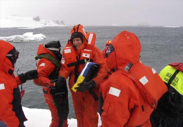 Antarktika'da gemi battı galerisi resim 7