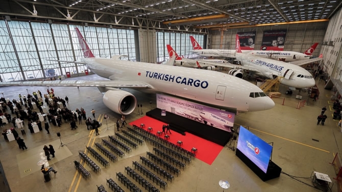 THY, ilk Boeing 777 kargo uçağını teslim aldı galerisi resim 3