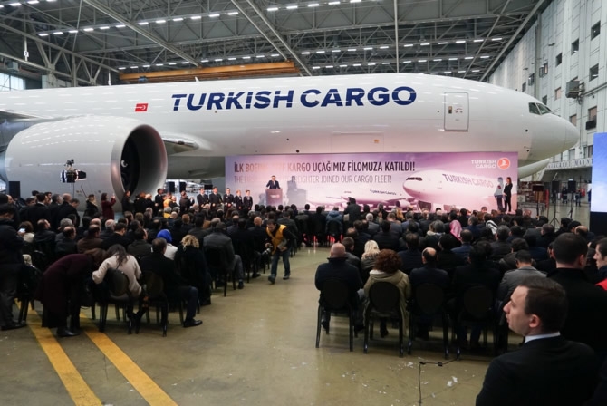 THY, ilk Boeing 777 kargo uçağını teslim aldı galerisi resim 9