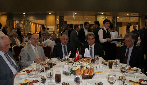 UND iftarı Haliç Kongre Merkezi'nde yapıldı galerisi resim 11