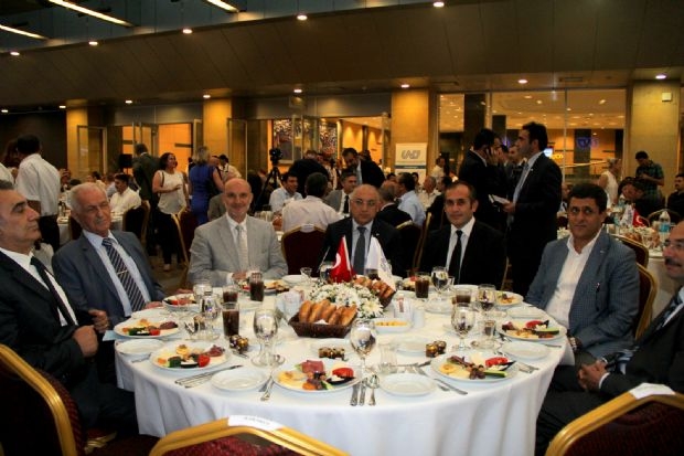 UND iftarı Haliç Kongre Merkezi'nde yapıldı galerisi resim 27