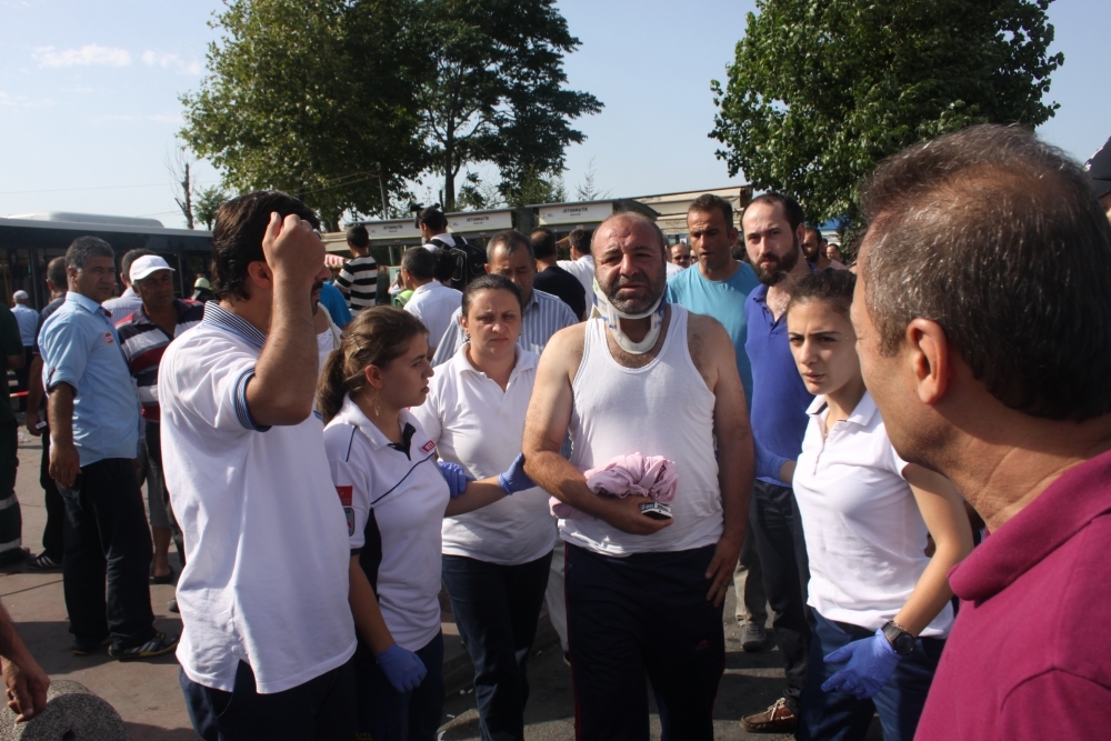 Kabataş İskelesinde otobüs faciası: 30 yaralı galerisi resim 10