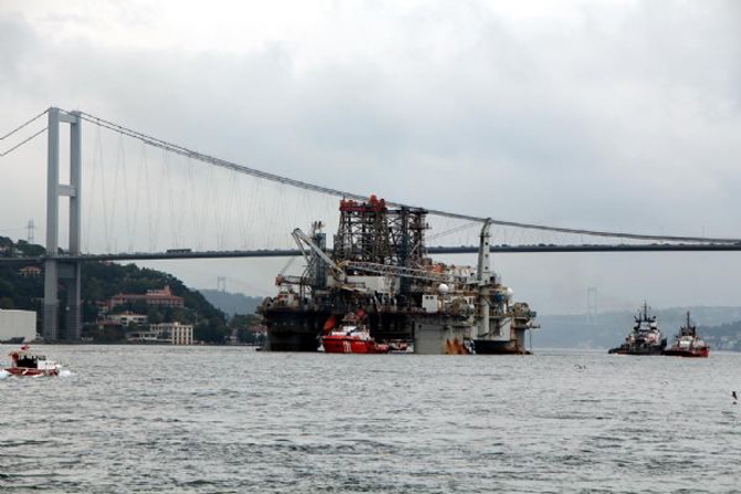 Dev petrol arama platformu İstanbul Boğazı'ndan geçti galerisi resim 2