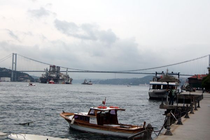 Dev petrol arama platformu İstanbul Boğazı'ndan geçti galerisi resim 3