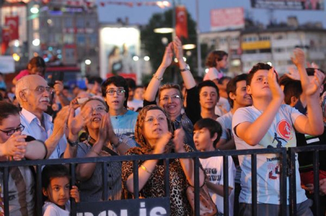 SoloTürk'ü 10 bin kişi izledi galerisi resim 11