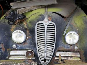 Fransız Ahırından Koleksiyonluk Otomobiller Çıktı