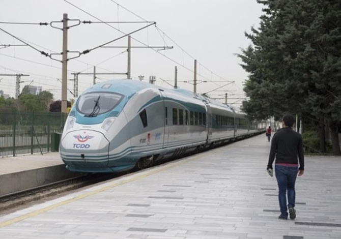 Çok yüksek hızlı tren setlerinin ilki seferine başladı galerisi resim 10