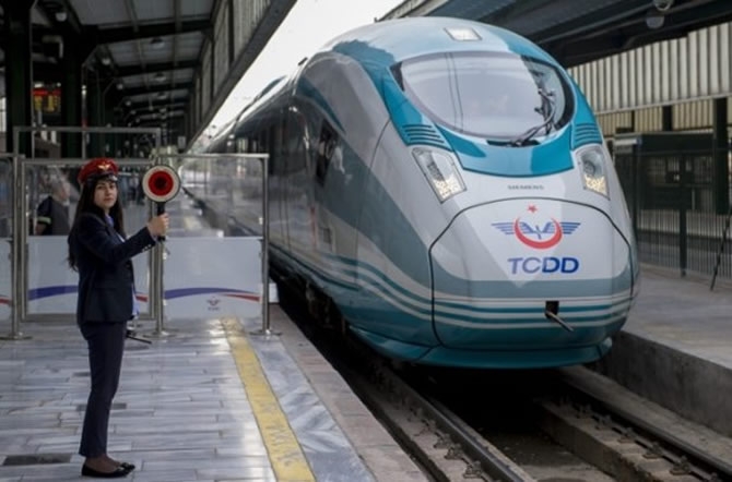 Çok yüksek hızlı tren setlerinin ilki seferine başladı galerisi resim 7