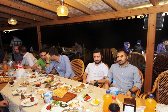 Gemi Mühendisleri iftarda bir araya geldi galerisi resim 12