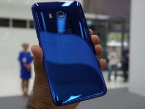 İşte HTC U11'in safir mavi rengi!