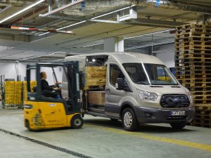 Avrupa ve Türkiye’nin ticari araç lideri Ford, 100 yıllık başarı hikayesini kutluyor