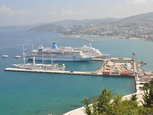 Kruvaziyer gemileri en çok Kuşadası'na uğradı