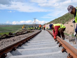 Türk şirketi Etiyopya’daki demiryolu projesini yarıladı