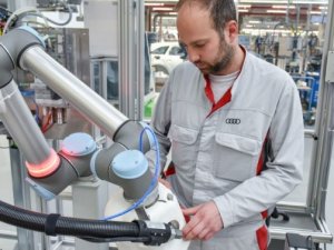 Audi'nin robot çalışanı Klara iş başı yapıyor