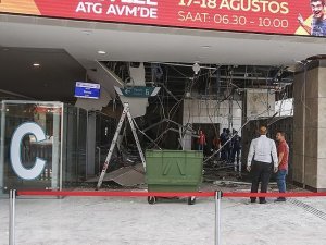 Ankara YHT Garı'nda asma tavan çöktü
