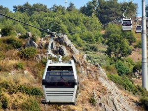 Alanya'da teleferikle yolcu taşınmaya başlandı