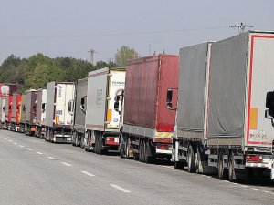 Bulgaristan'a açılan sınır kapılarında tır yoğunluğu