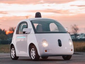 Google sürücüsüz otomobillerini seri üretime geçiriyor