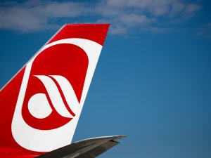 Air Berlin'de 70 uçuş iptal edildi