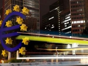 Euro Bölgesi'nde ekonomik canlılık sürdü