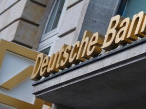 Deutsche Bank CEO'su: ECB 'rota'yı değiştirmeli