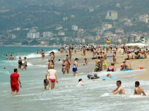 Antalya'ya gelen yabancı turist yüzde 73 arttı