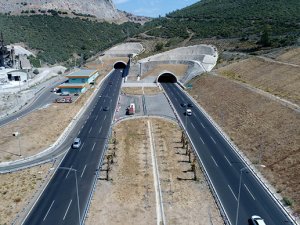 İzmir'deki tüneller ulaşımı rahatlatıyor