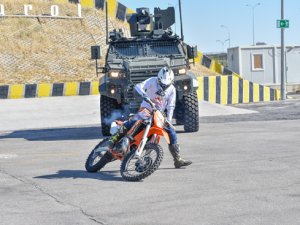 Ejder Yalçın zırhlısına sıra dışı rakip