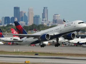 Delta Airlines’de “iğneli” sandviç paniği