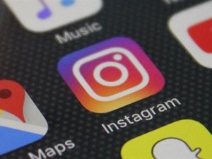 Instagram'a anket özelliği geldi!