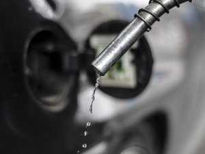 Benzin satışları eylülde yüzde 3,06 azaldı