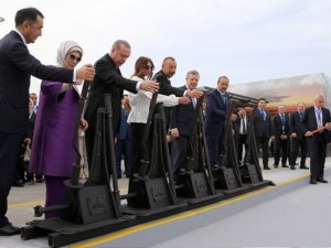 Bakü-Tiflis-Kars Demiryolu'nda ilk tren yola çıktı