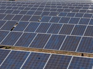 Kazakistan iki yeni güneş enerjisi santrali yapacak