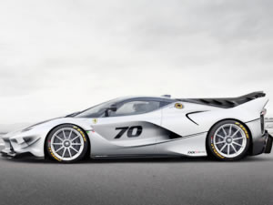 Ferrari özel serisi FXX-K Evo'yu tanıttı