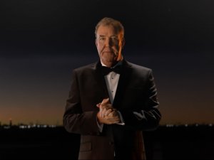 Otomobil dünyasının ünlü ismi Jeremy Clarkson Emirates’in son reklam kampanyasında