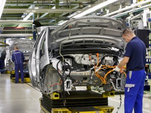 İngiltere'de araç üretimi ihracat ile arttı