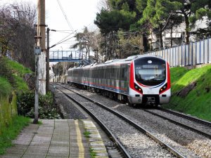 Banliyö trenleri İstanbul'da günde 1.5 milyon yolcu taşıyacak