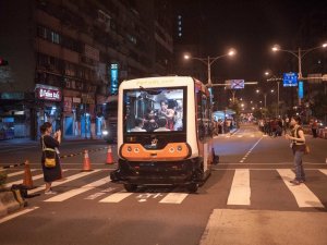 Çin'de insansız otobüsler trafiğe çıktı