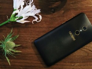 Alcatel A7 Türkiye'de!