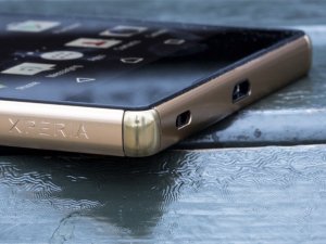 Çerçevesiz Sony Xperia A Edge sızdırıldı