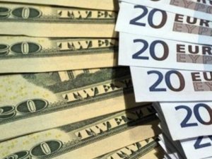 Dolar serbest piyasada 3,7780'den açıldı