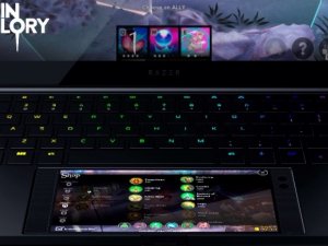 Razer, telefon ile laptop'ı birleştirdi!