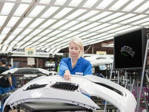 Almanya'da Audi ve BMW işçileri iş bırakıyor