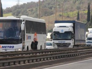 TEM Otoyolu'nda zincirleme trafik kazası gerçekleşti