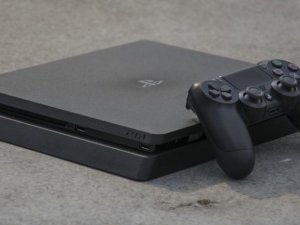 BİM, PlayStation 4 Slim satışına başladı!