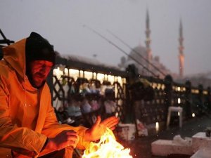 İstanbul için beklenen kar yarın geliyor