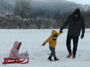 Abant yarıyıl tatilinde 56 bin kişiyi misafir etti