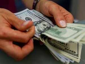 Dolar 3.7950 liradan, euro 4.6620 liradan güne başladı