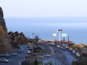 Zonguldak-İstanbul Karayolu'nda heyelan gerçekleşti