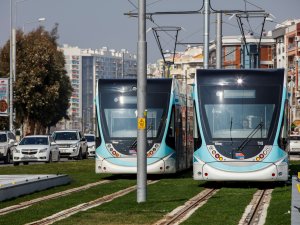 İzmir Konak Tramvayı hizmete girdi